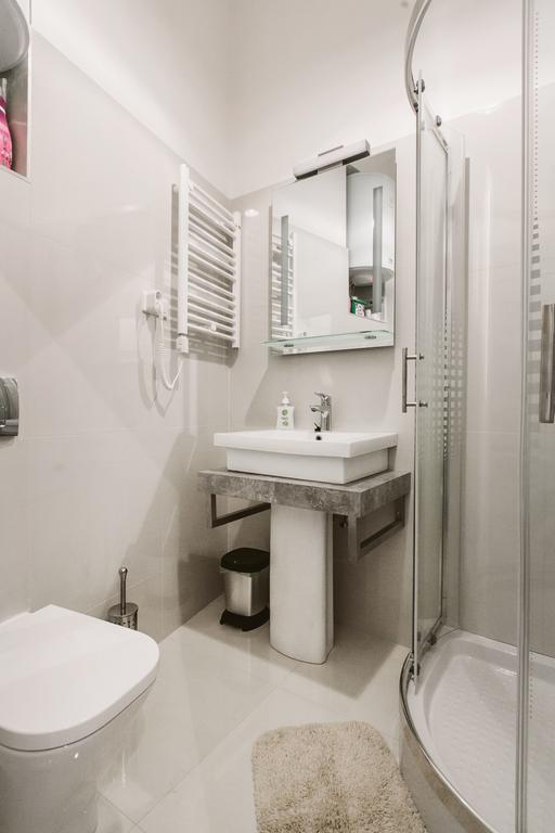First At Andrassy Apartamento *