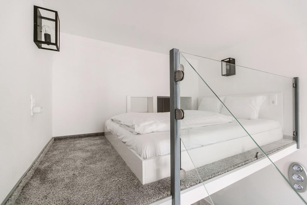 First At Andrassy Apartamento *